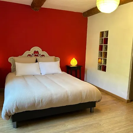 Maison Spacieuse à Avec Jardin Et Vue Montagne * Castellane