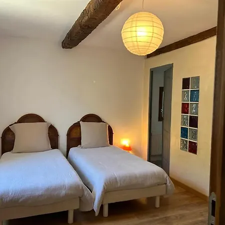 Nyaraló Maison Spacieuse A Avec Jardin Et Vue Montagne Castellane