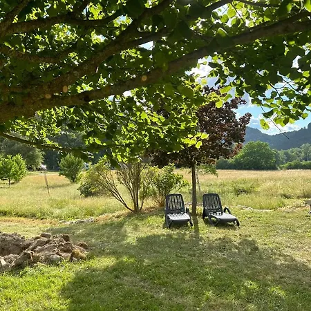 Maison Spacieuse A Avec Jardin Et Vue Montagne