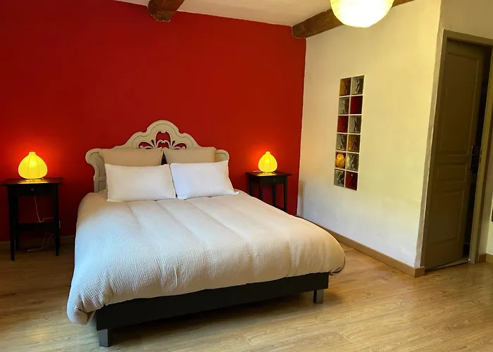 Maison Spacieuse à Avec Jardin Et Vue Montagne * Castellane