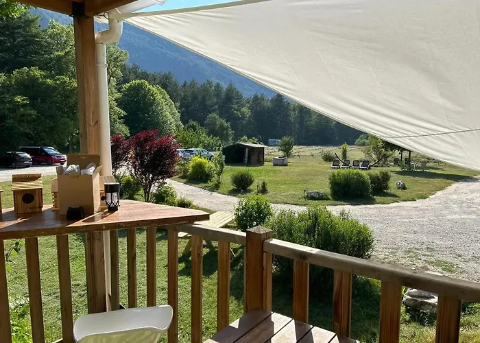 Hébergement de vacances Maison Spacieuse à Avec Jardin Et Vue Montagne *
