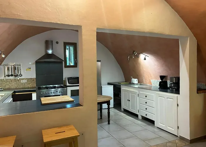 Hébergement de vacances Maison Spacieuse à Avec Jardin Et Vue Montagne Castellane