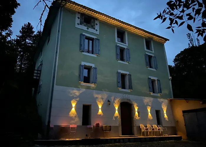 Maison Spacieuse à Avec Jardin Et Vue Montagne * Castellane