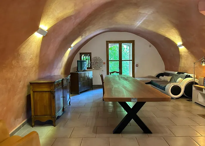 Maison Spacieuse à Avec Jardin Et Vue Montagne Hébergement de vacances Castellane